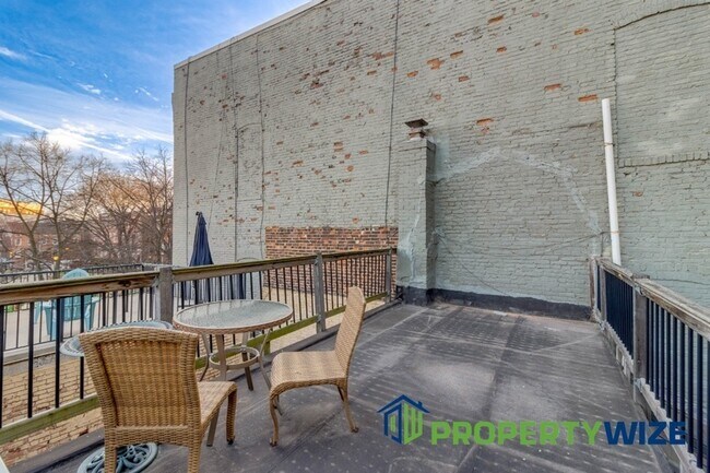 Building Photo - 726 S Wolfe St