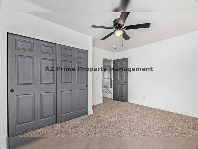 Building Photo - 4233 E Raven Rd