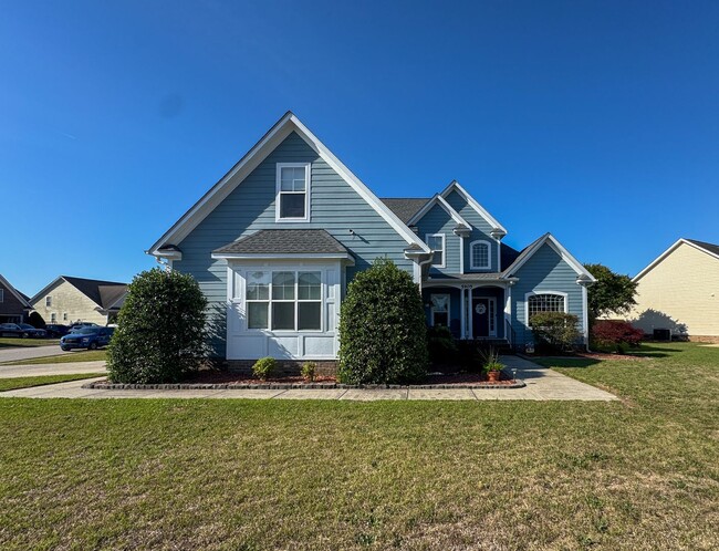 Building Photo - Well-Maintained 4 Bed 2.5 Bath Home with a Pool
