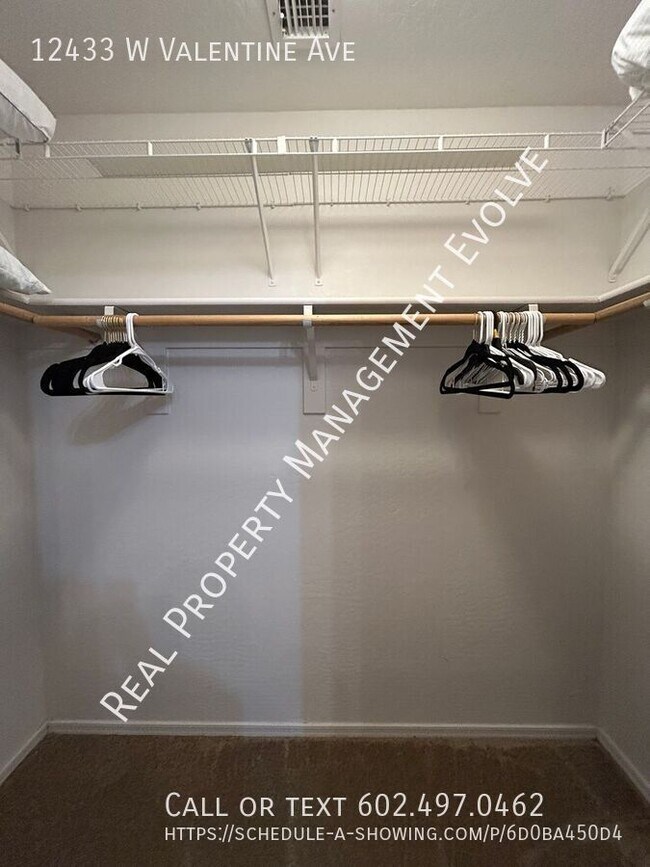 Building Photo - COME TOUR TODAY!