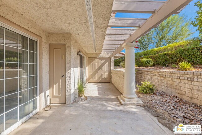 Building Photo - 505 S Farrell Dr