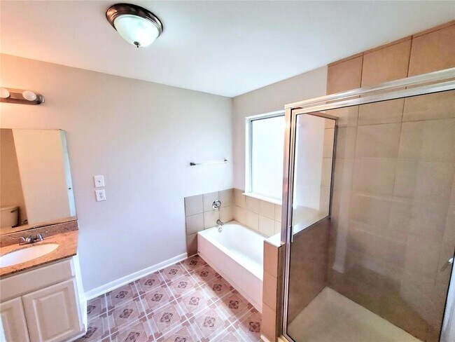 Building Photo - 6007 Shelbourne Park Ln