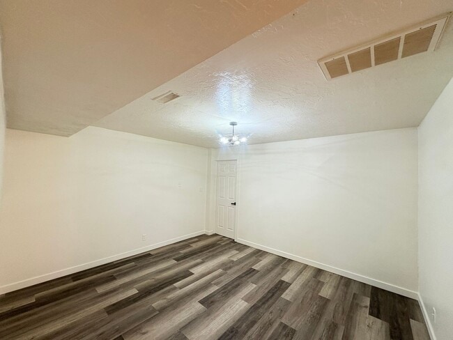 Building Photo - 1026 N 1100 W