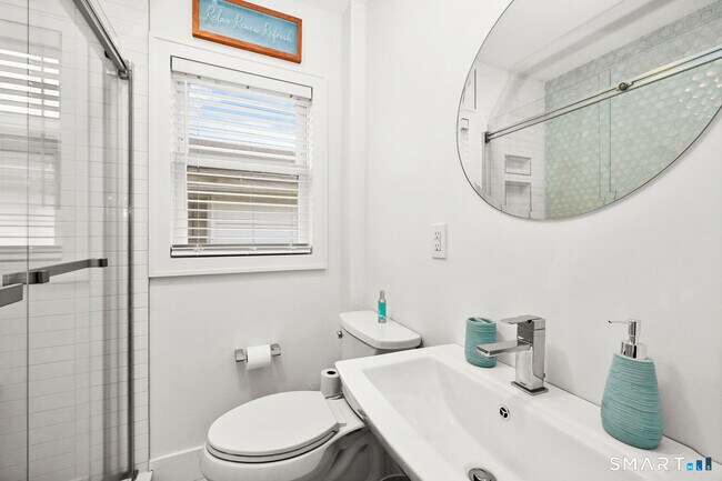 Building Photo - 17 W Orland St