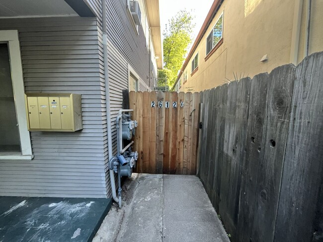 Building Photo - SAC T-2612-2614