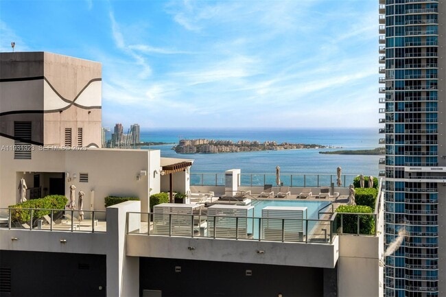 Building Photo - 1000 Brickell Plaza