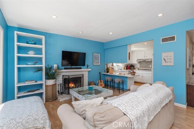 Building Photo - 3068 Zell Dr