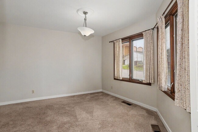 Building Photo - Charming 2 Bedroom Pacific Grove Home with Ocean Views