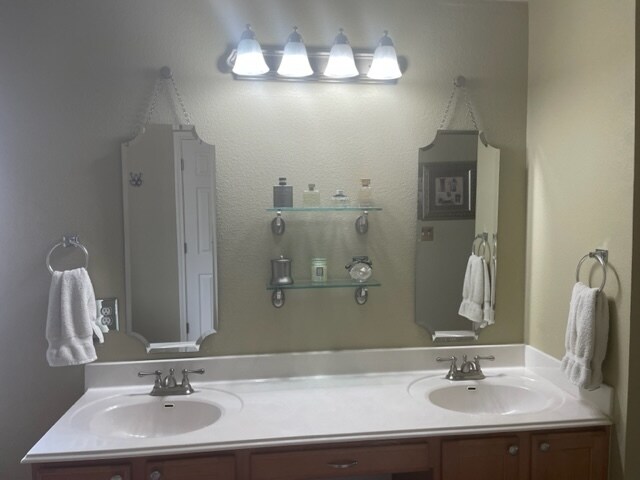 Building Photo - 112 S Lynnwood Trail