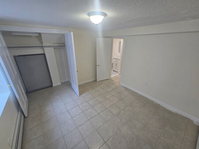 Building Photo - One bedroom MBTA GL-B