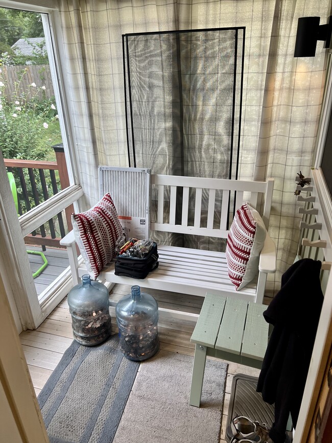 Building Photo - 1003 Court St