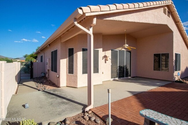 Building Photo - CATALINA FOOTHILLS 3 BEDROOM 2 BATH WITH DEN NEAR SABINO CANYON