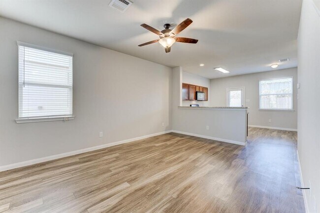 Building Photo - 5842 Adelaide River Dr