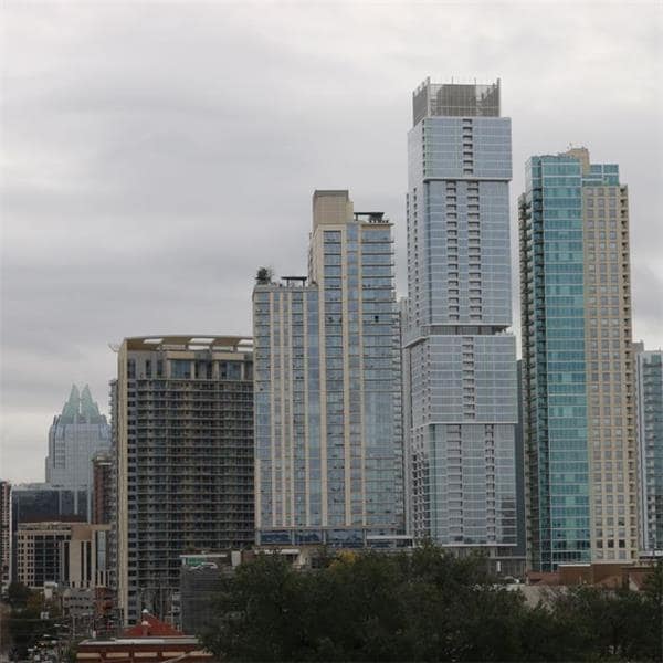 Building Photo - 1300 W 5th St