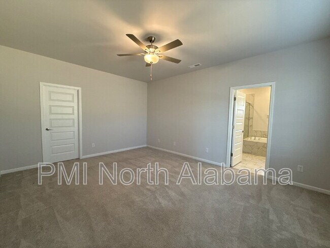 Building Photo - 280 Shangrila Wy