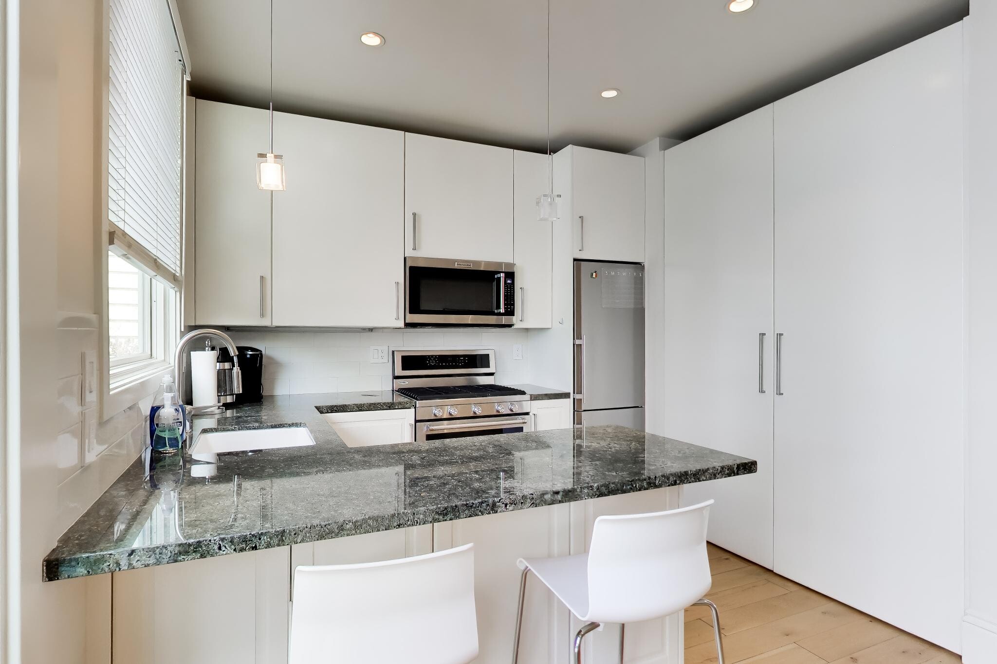 Building Photo - 533A Greenwich St