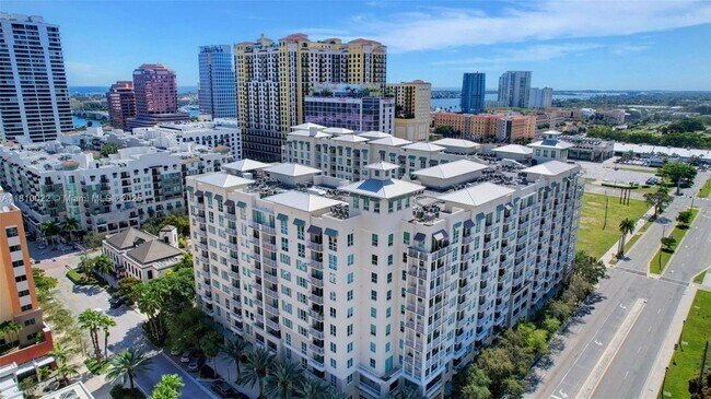 Building Photo - 480 Hibiscus St