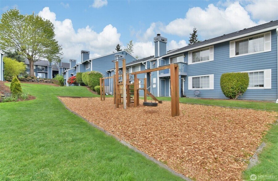 Building Photo - 16817 Larch Way