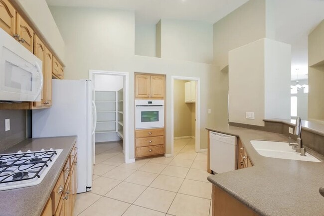 Building Photo - 2126 Paganini Ave