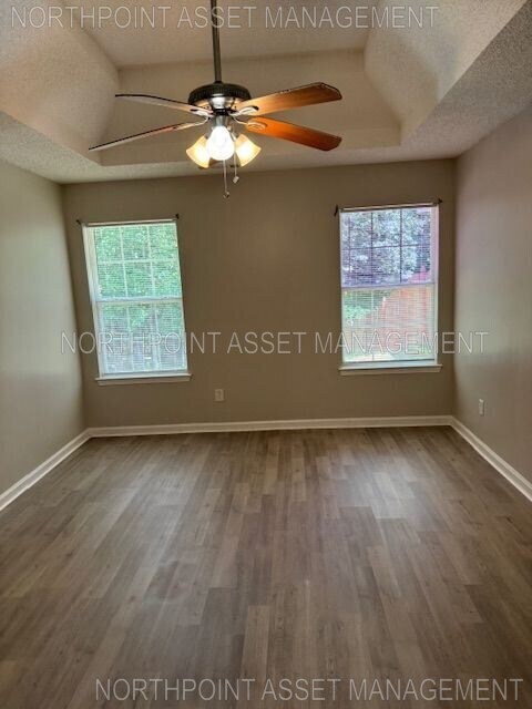 Building Photo - Beautiful 3BR 2BA Home w/ Attached Garage in Fairburn