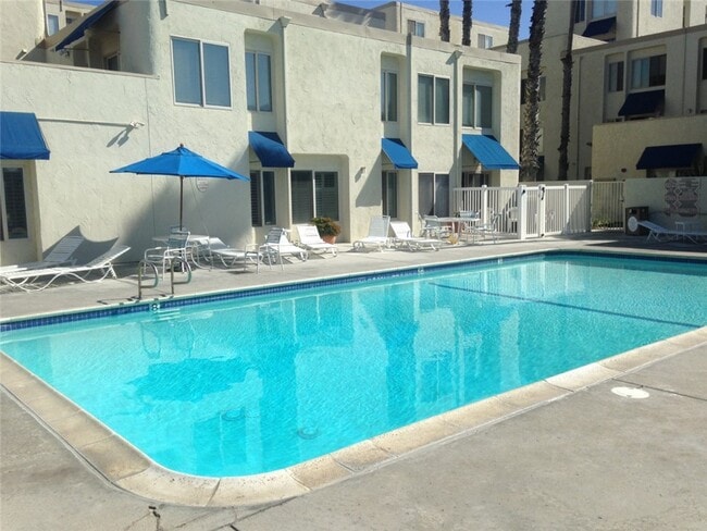 Building Photo - 711 CA-1