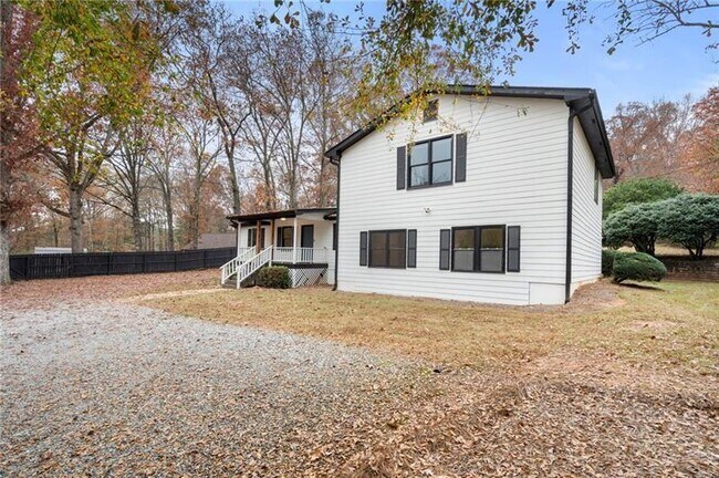 Building Photo - 3142 Chamblee Gap Rd