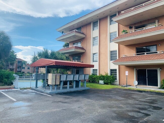 Building Photo - 17500 NW 68th Ave