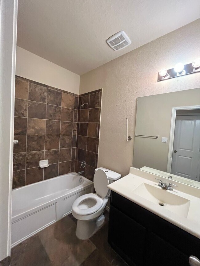 Building Photo - 4326 Stanley Park