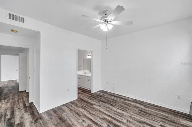 Building Photo - 9602 Lake Chase Island Way