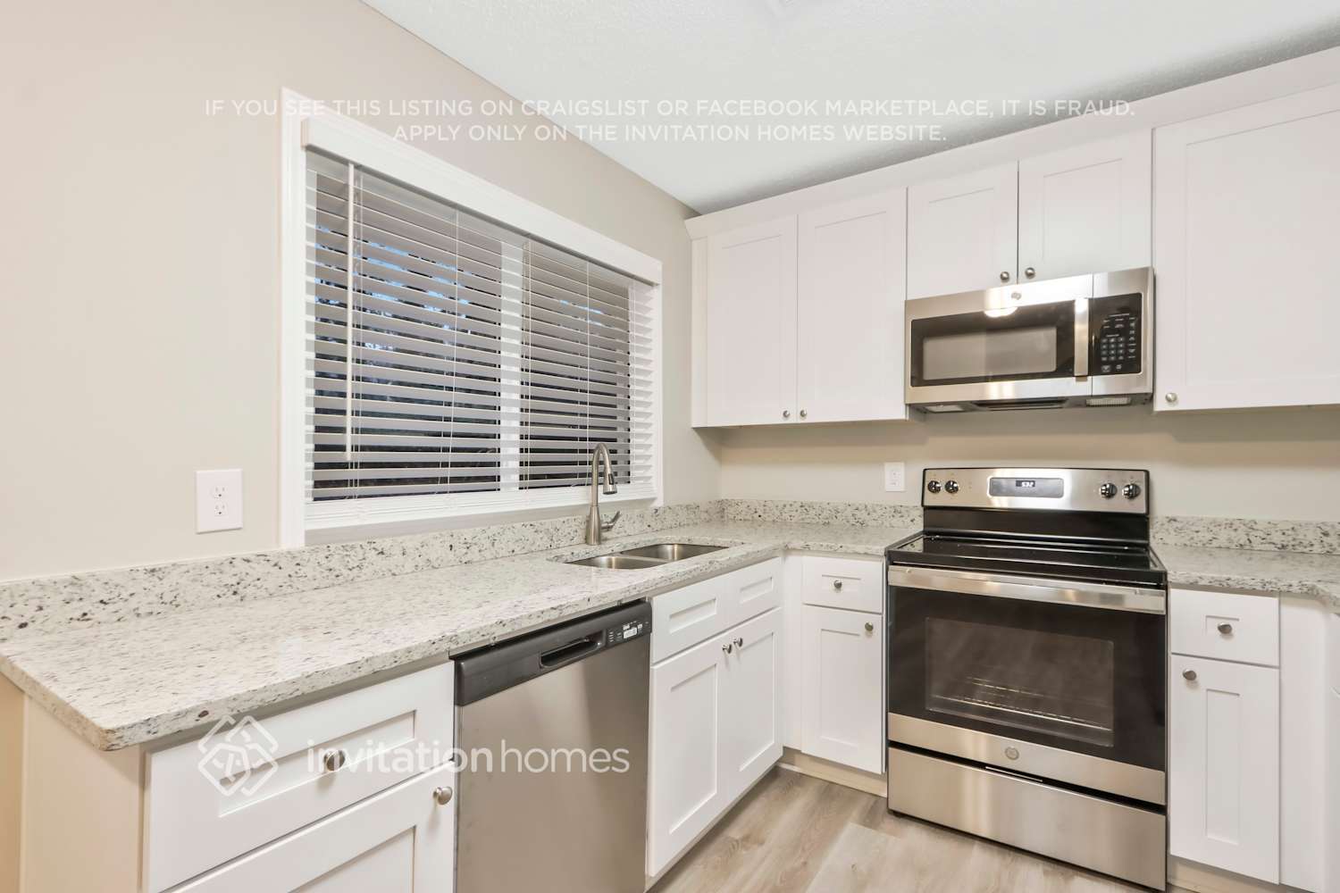 Building Photo - 3382 Saxony Way