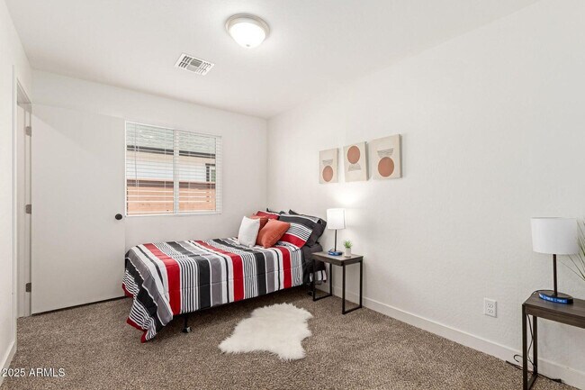 Building Photo - 341 S Mountain Rd