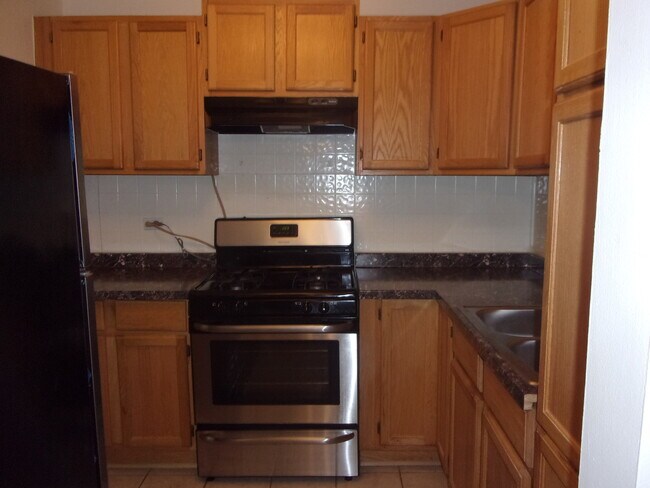 Building Photo - 9S060 Lake Dr