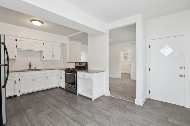 Building Photo - 2755 Pierce St NE