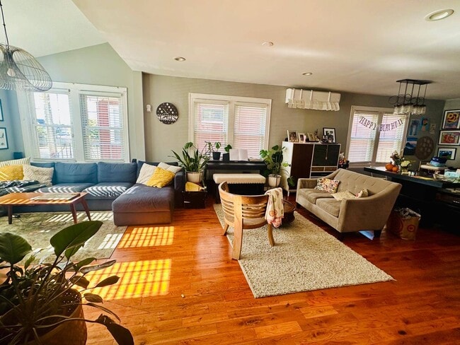 Building Photo - 207-03 34th Ave