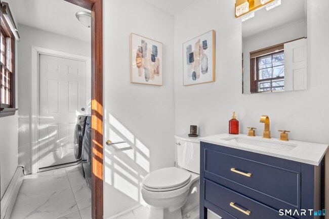 Building Photo - 153 Fillow St