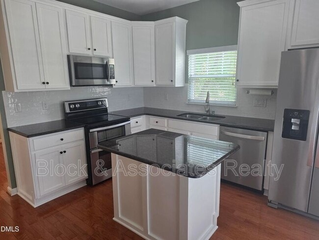 Building Photo - 124 Braeside Ct