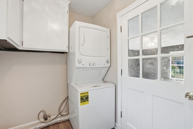 Building Photo - Mayfair Home For Lease with Backyard Oasis!