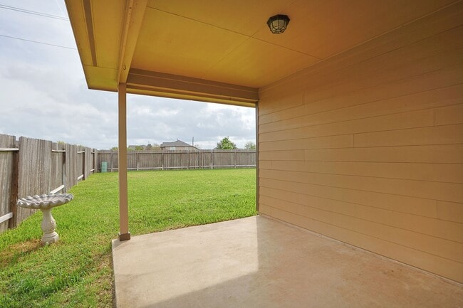 Building Photo - 9960 Golden Field Ln