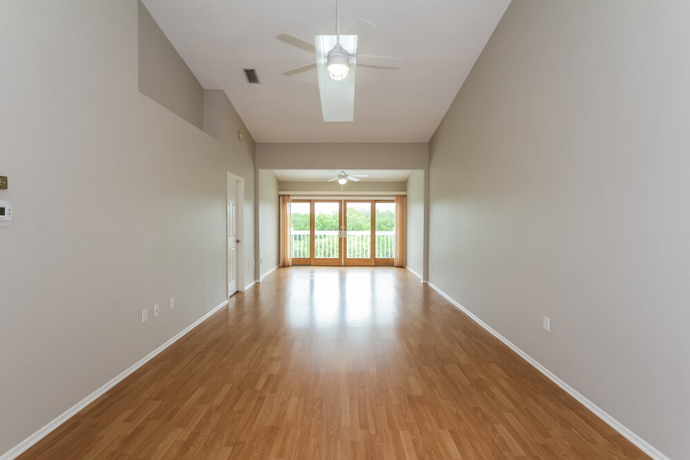 Building Photo - 825 Waterside Ln