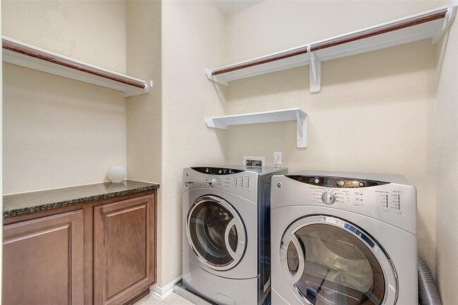 Building Photo - 16 Cheswood Manor Court