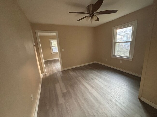 Building Photo - 404 E 19th St