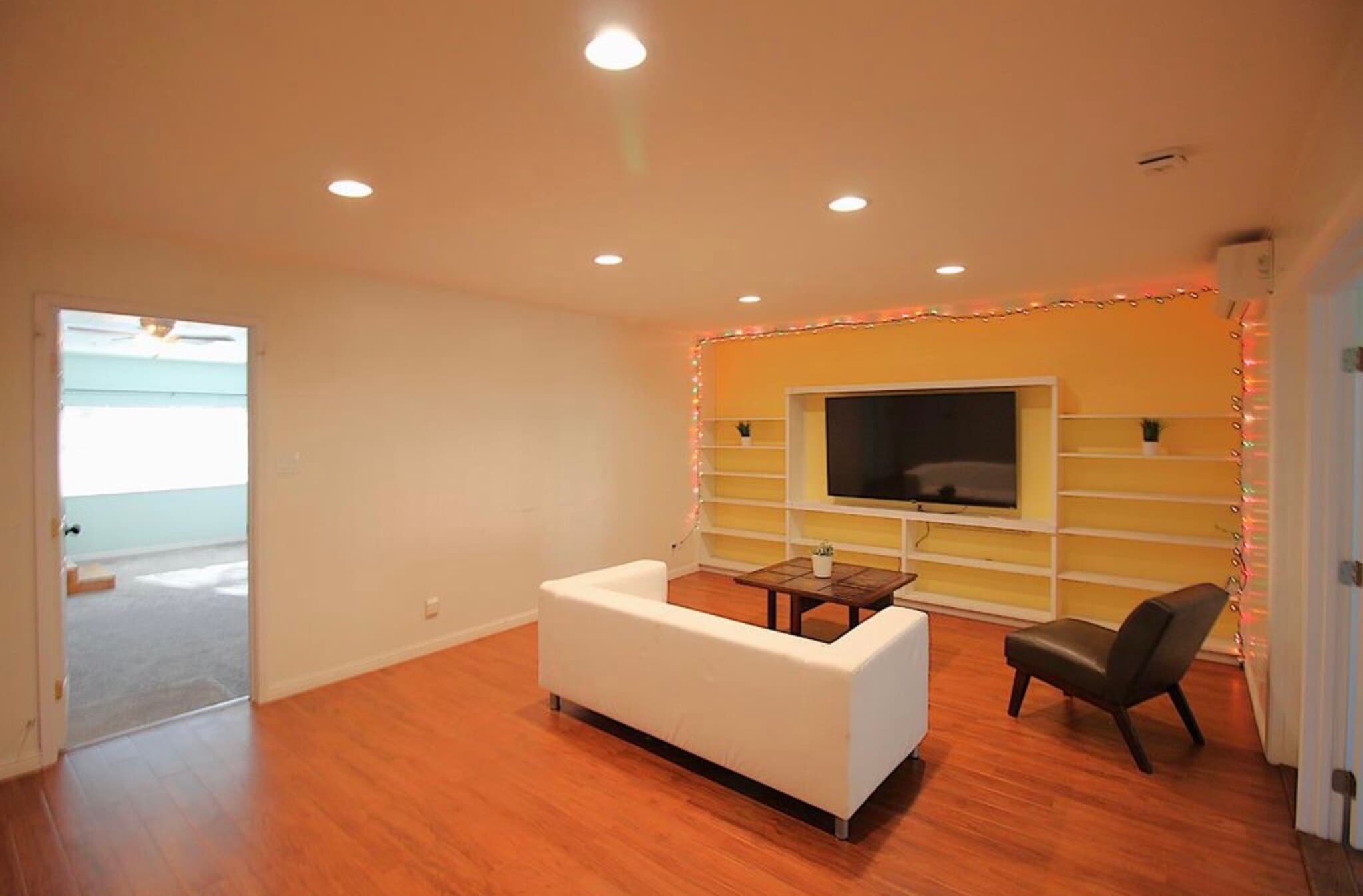 Building Photo - 2255 La Grama Dr