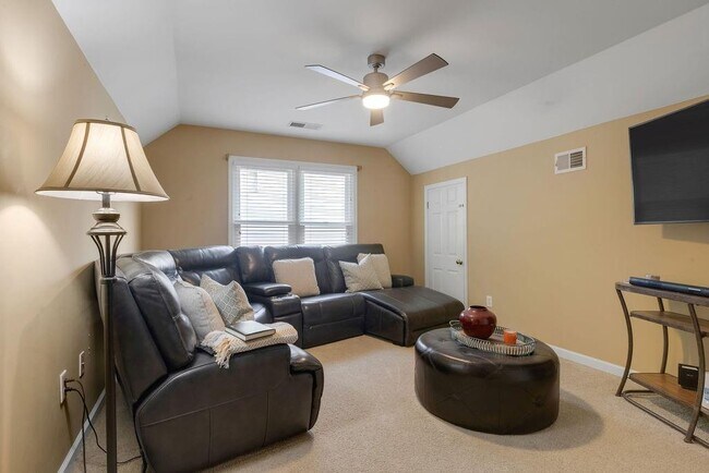 Building Photo - 3247 Blackstone Run