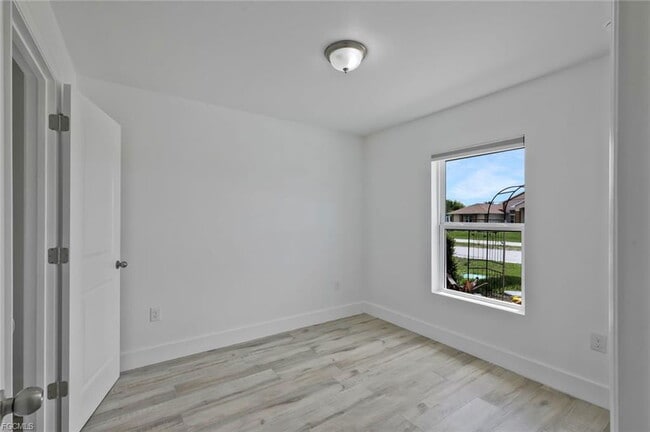 Building Photo - 2426 Santa Barbara Blvd