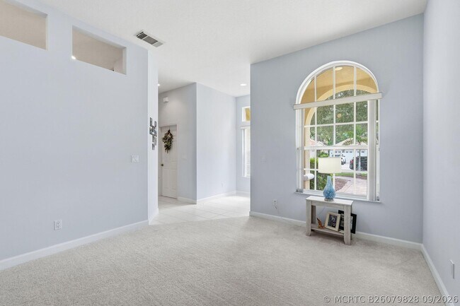 Building Photo - 707 SW San Salvador Cv