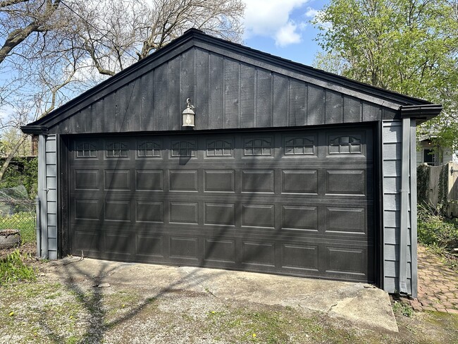 Building Photo - 834 Gardner Rd