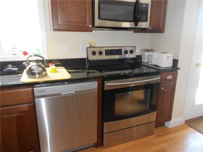 Building Photo - 509 Main St