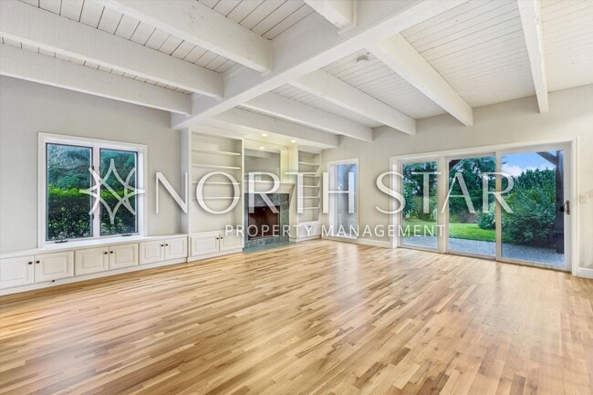 Building Photo - Escape to the Country, Spacious Contemporary in Wilsonville