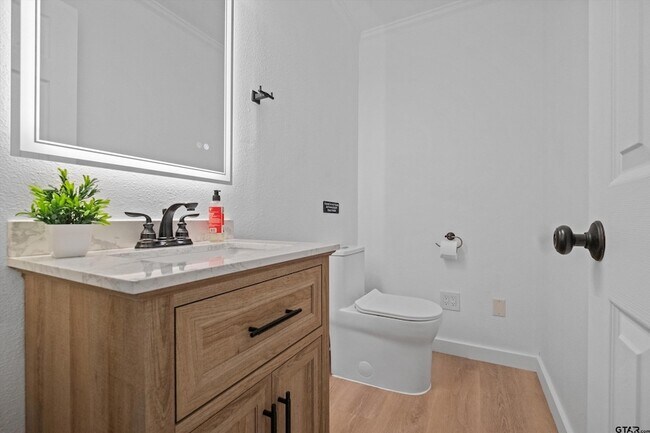 Building Photo - 10801 Harvest Wood Dr