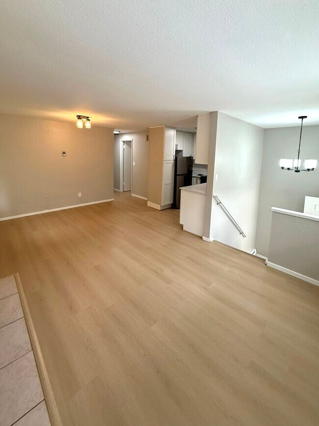 Building Photo - 4-Bedroom North Green Lake Townhouse-Style...